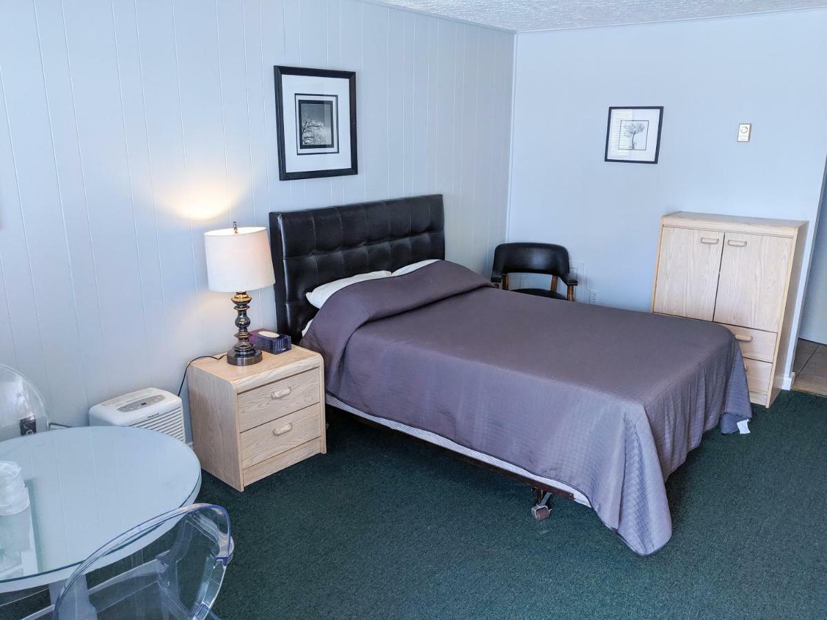 Skyline Motel Фредериктън Екстериор снимка