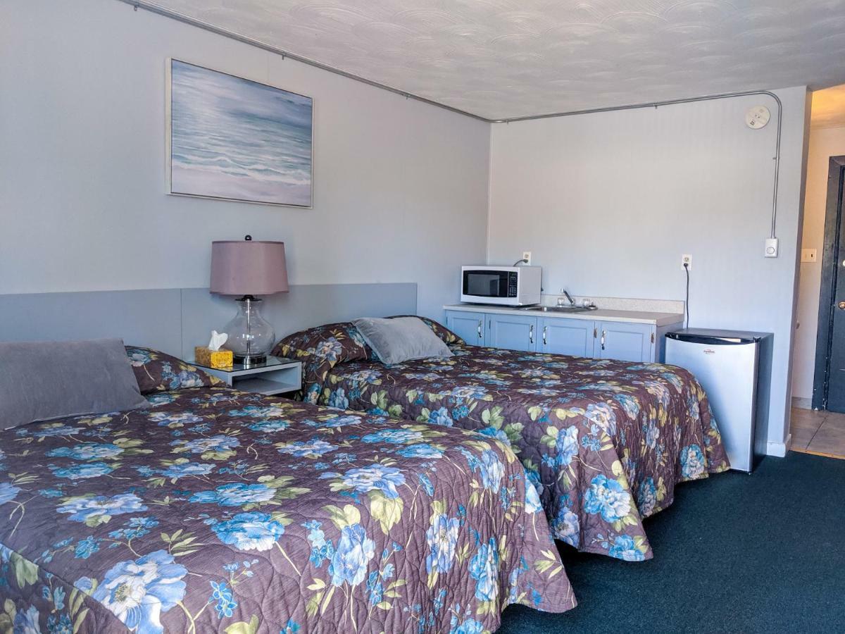 Skyline Motel Фредериктън Екстериор снимка